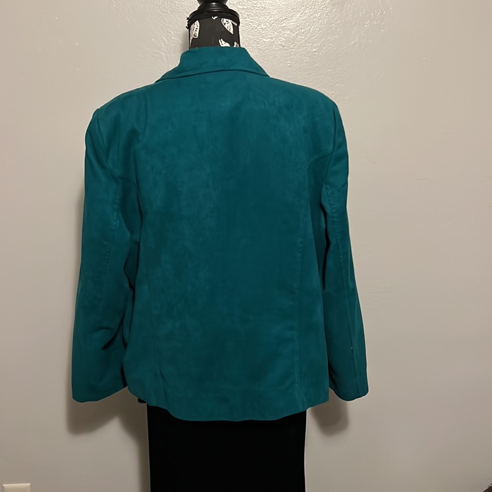 Kim Roger’s Emerald Green Blazer - Picture 9 of 9